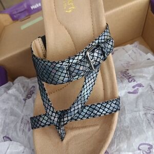 Comfort Wedge Sandal - Iridescent Black Pattern